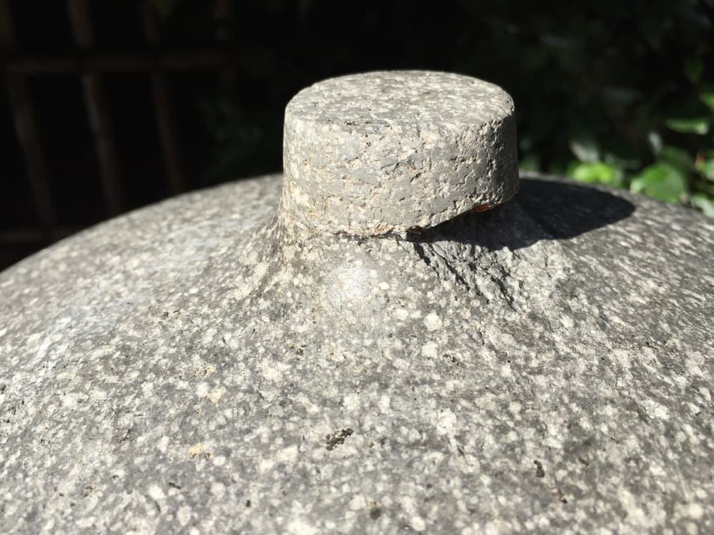 灯籠（欠損部）施工前