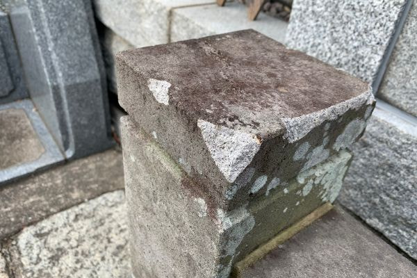 お墓（欠損部）施工前