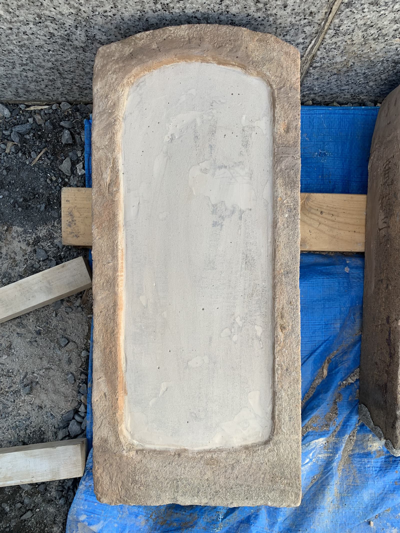 石塔（欠損）施工後