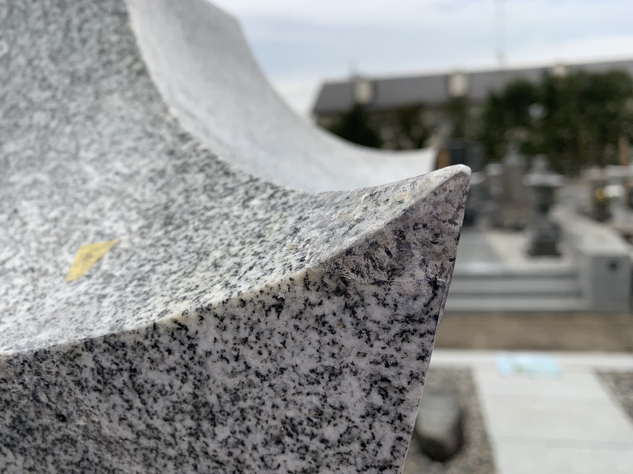 灯籠（白御影）欠損　施工後