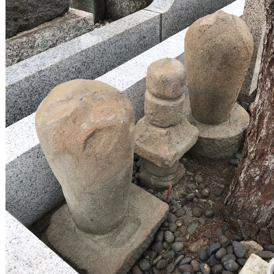 石塔（欠損）施工後