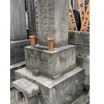 石塔（亀裂、欠損）施工前