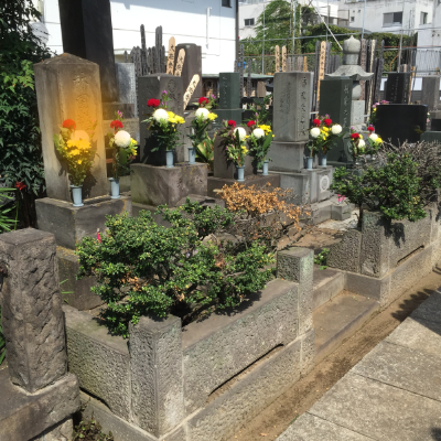 お墓（亀裂、欠損）施工前